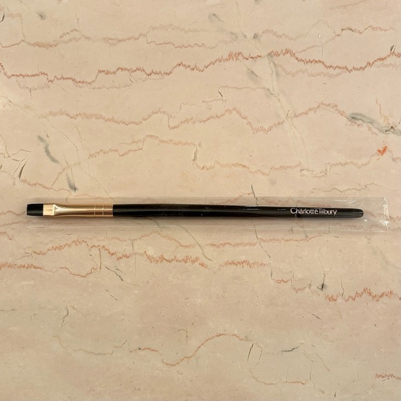 Charlotte Tilbury Lip Brush with Box - Picture 3 of 4